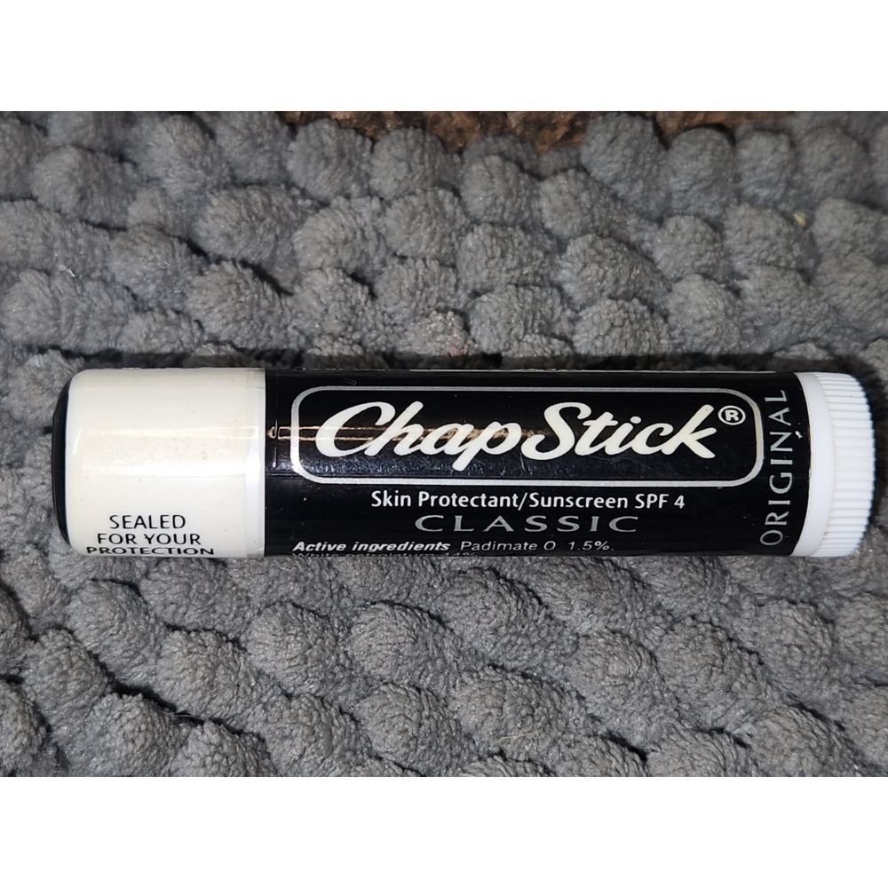 Chapstick Classic Original‎ Lip Balm Skin Protectant Stick 0.15 oz~NOS~Old Formu